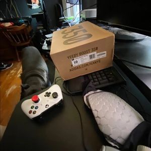 Yeezy 350 Boost Bred Size 10